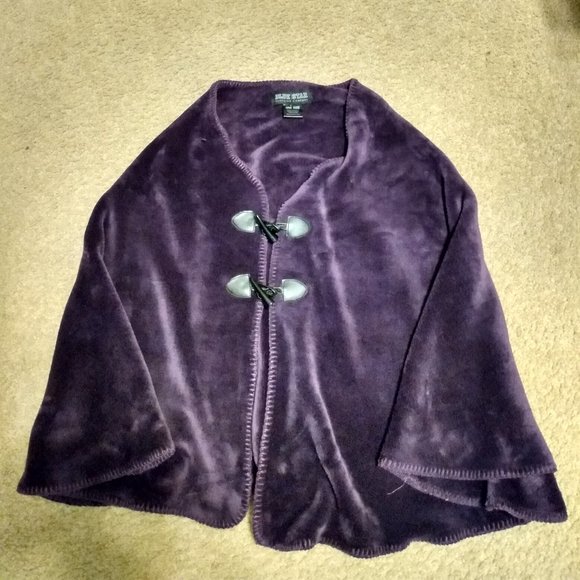 Blue Star Clothing Co. Other - BLUE STAR CLOTHING Co. WOMEN'S TOGGLE BUTTON CAPE ONE SIZE